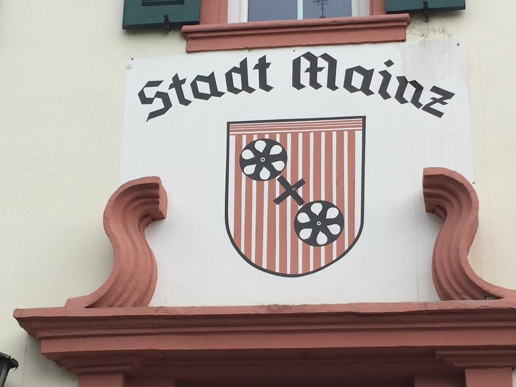 Hotel Stadt Mainz Schwabenheim an der Selz Екстериор снимка