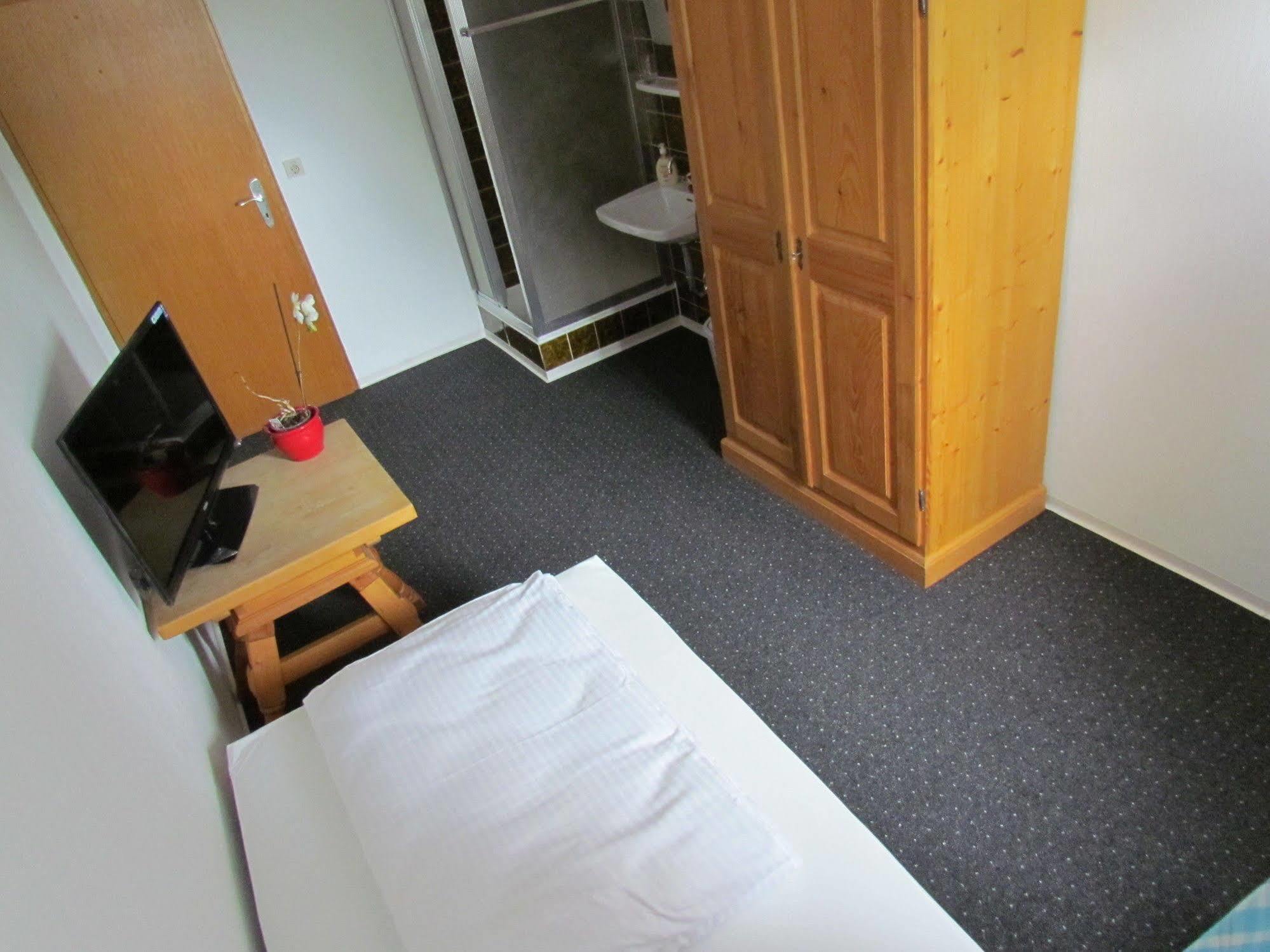 Hotel Stadt Mainz Schwabenheim an der Selz Екстериор снимка